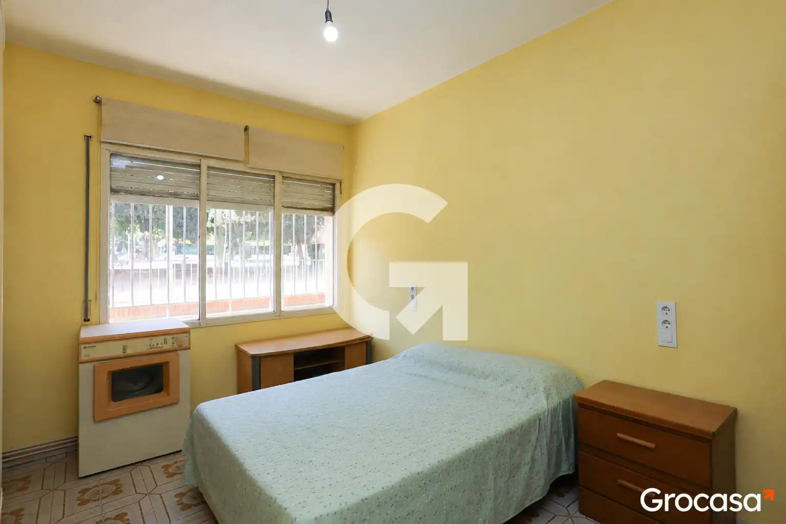 Schlafzimmer von Erdgeschoss zum Verkauf in Gavà mit Klimaanlage, Heizung und Ofen
