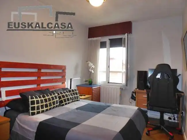 Bedroom of Flat for sale in Bilbao   with Heating