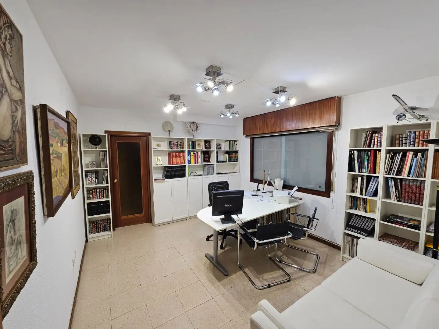 Office for rent in  Logroño  with Heating, Furnished and Internet