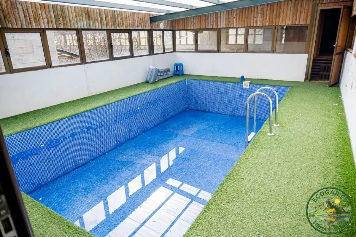 Piscina de Casa o chalet en venta en Villagatón con Aire acondicionado, Calefacción y Jardín privado