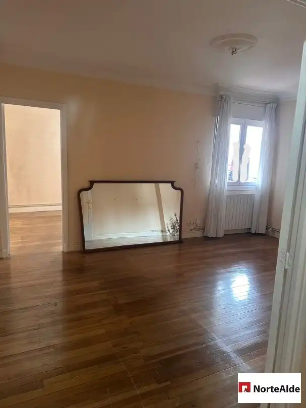 Habitación de Piso en venta en Barakaldo  con Calefacción, Trastero y Balcón
