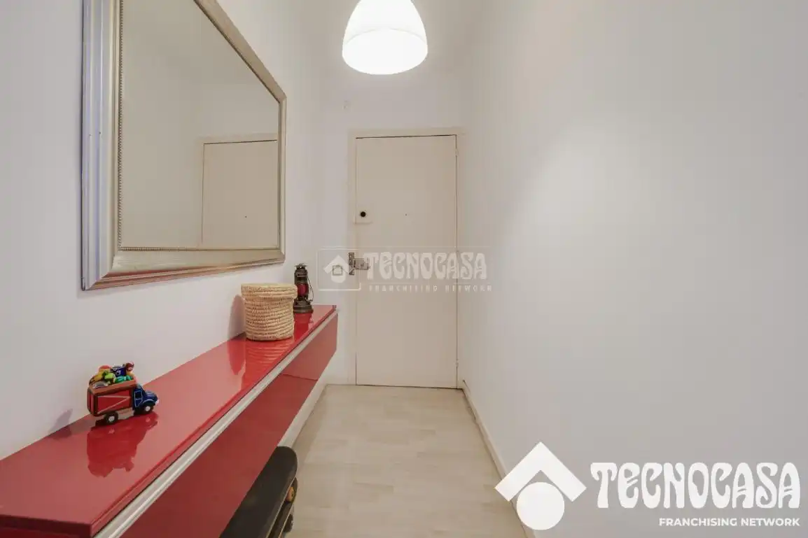 Piso en venta en Badalona con Calefacción y Balcón