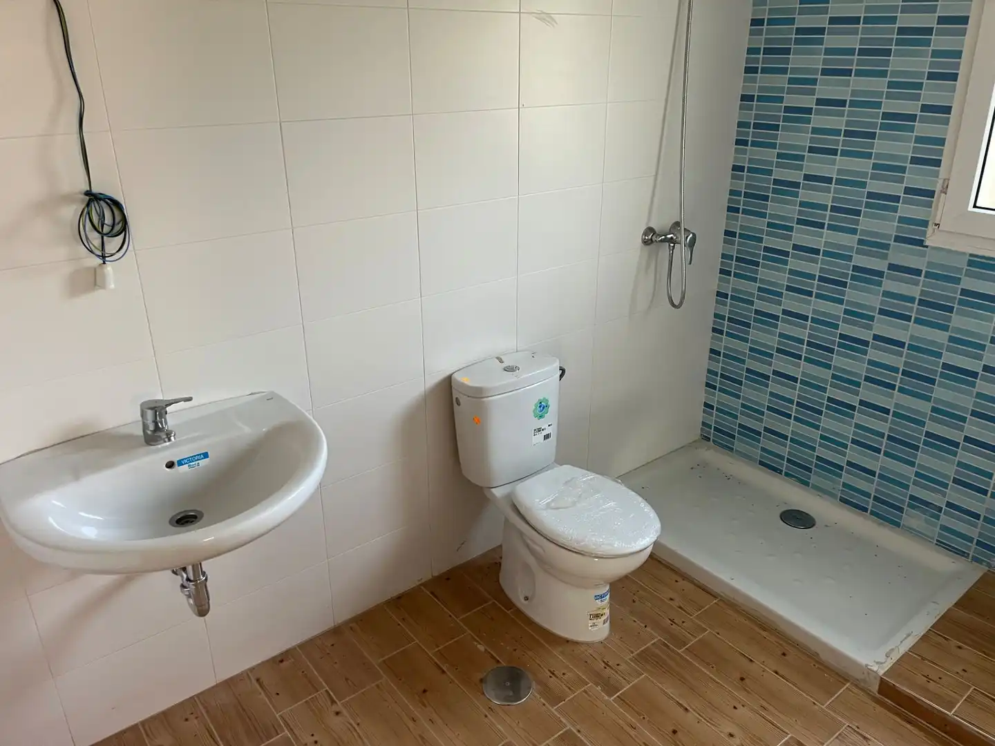 Bathroom of Houses for sale in Sanchidrián  with Private garden and Terrace