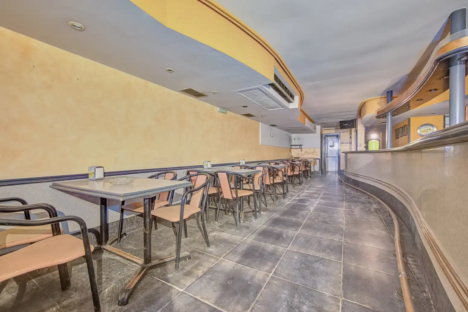 Commercial properties for sale in Puente la Reina / Gares  with Furnished