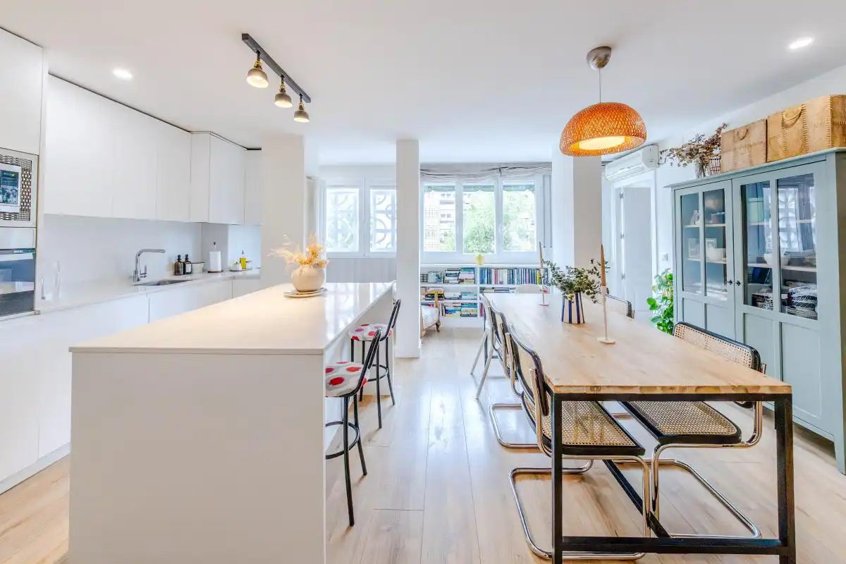 Küche von Wohnung zum Verkauf in Madrid mit Klimaanlage, Heizung und Privatgarten