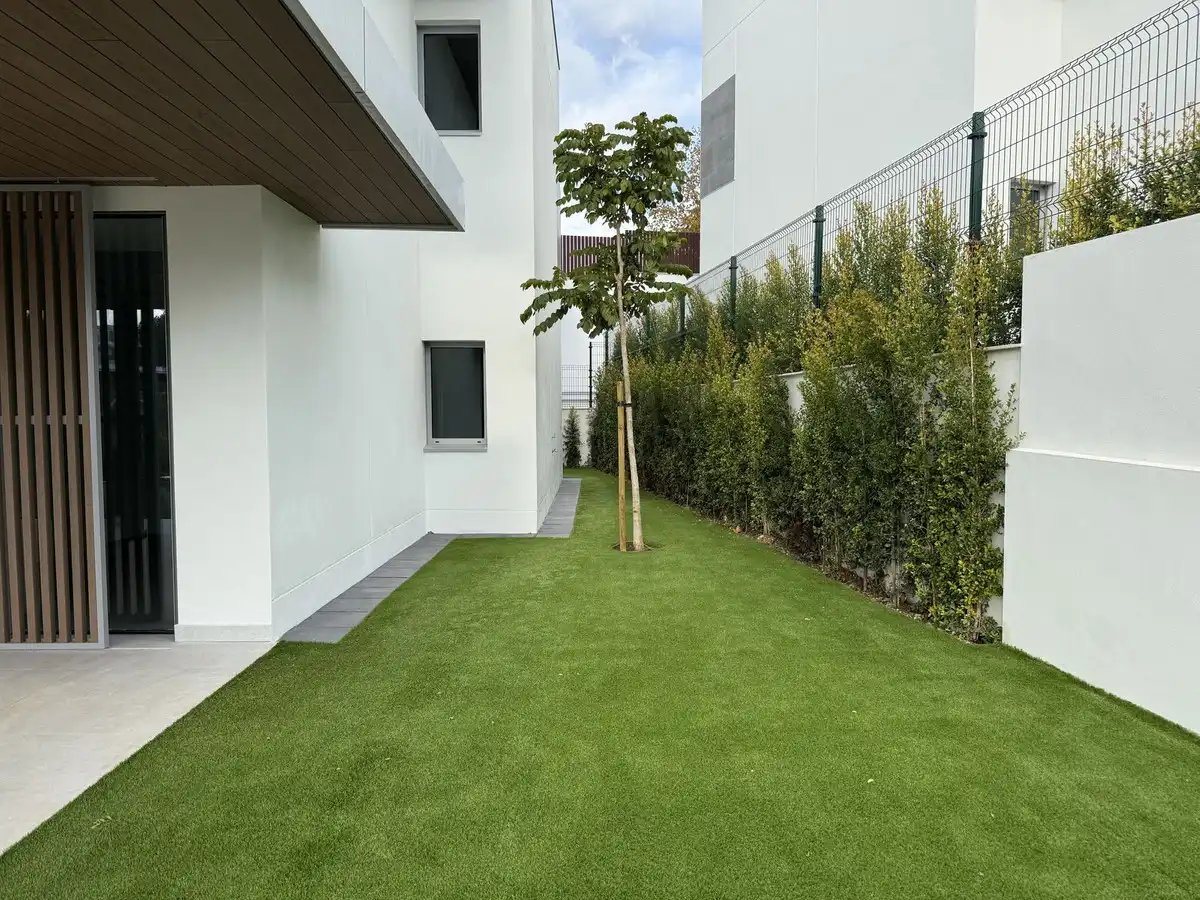 Jardí de Pis en venda en Marbella amb Aire condicionat, Terrassa i Traster