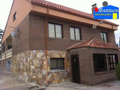 Exterior view of House or chalet for sale in Zamora Capital   with Heating, Private garden and Storage room