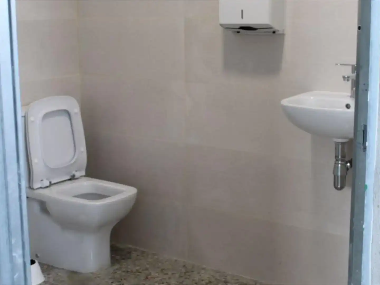 Bathroom of Storage room for rent in A Parda