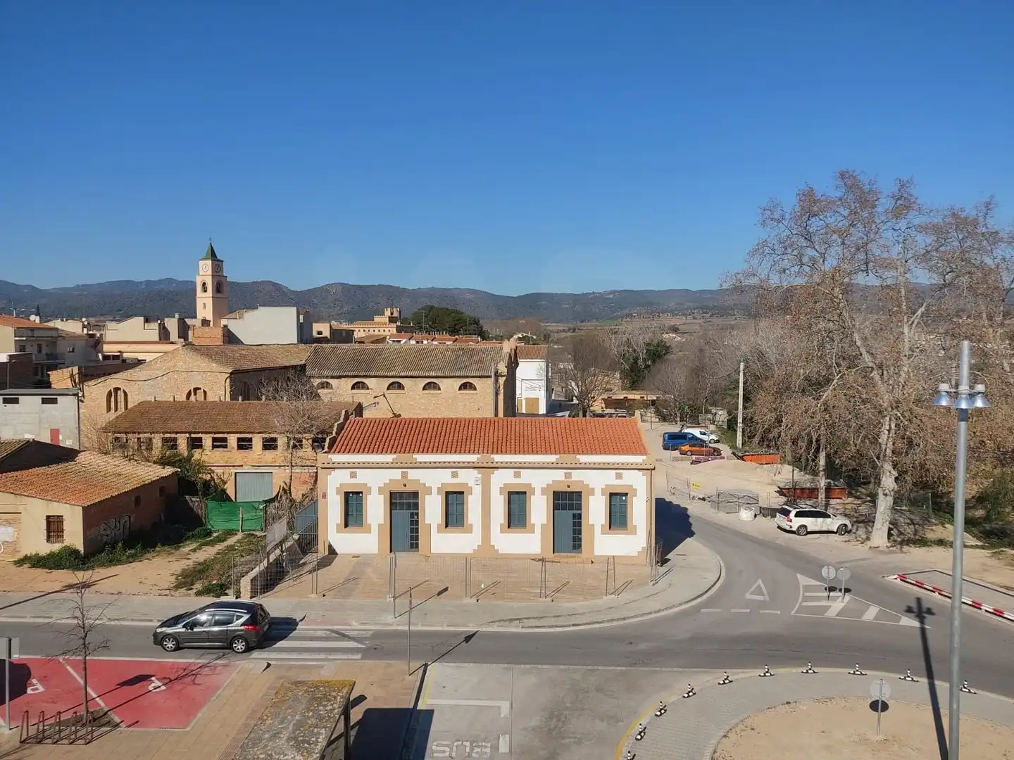 Vista exterior de Edificio en venta en Llorenç del Penedès