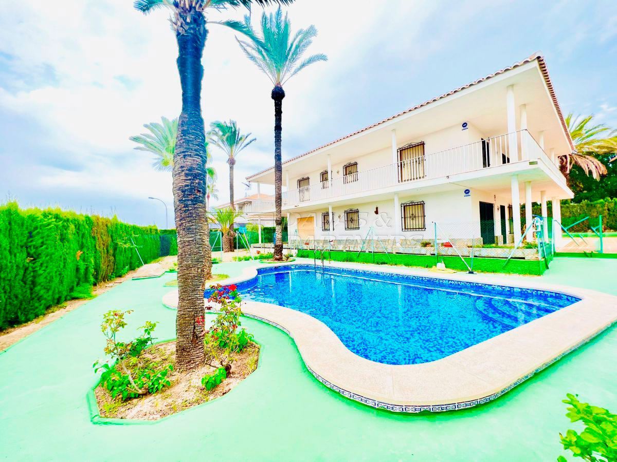 Swimming pool of House or chalet for sale in Torrevieja  with Terrace, Storage room and Furnished