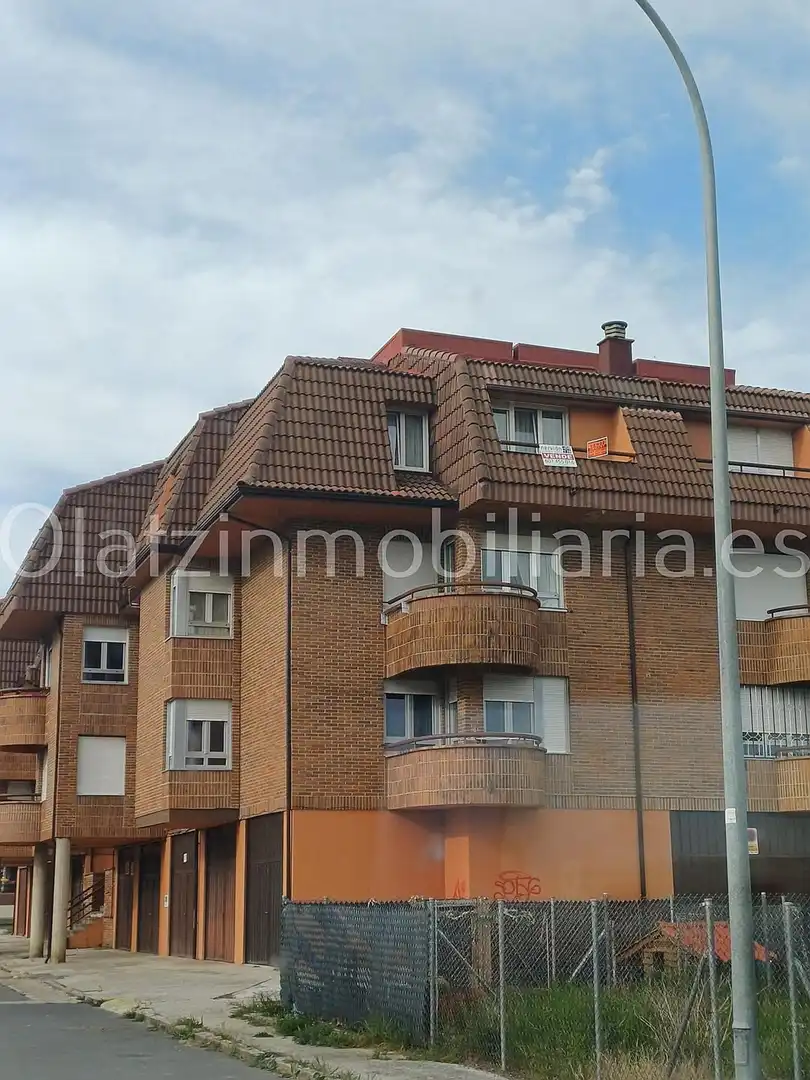 Exterior view of Flat for sale in Medina de Pomar  with Heating, Terrace and Community pool