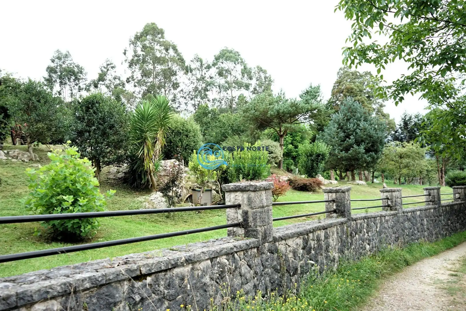Jardín de Casa o chalet en venta en Reocín con Trastero y Amueblado