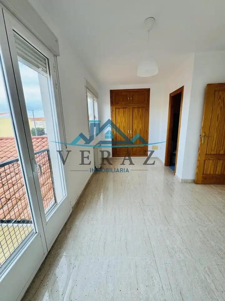 Vista exterior de Casa o chalet en venta en Oropesa con Calefacción y Jardín privado