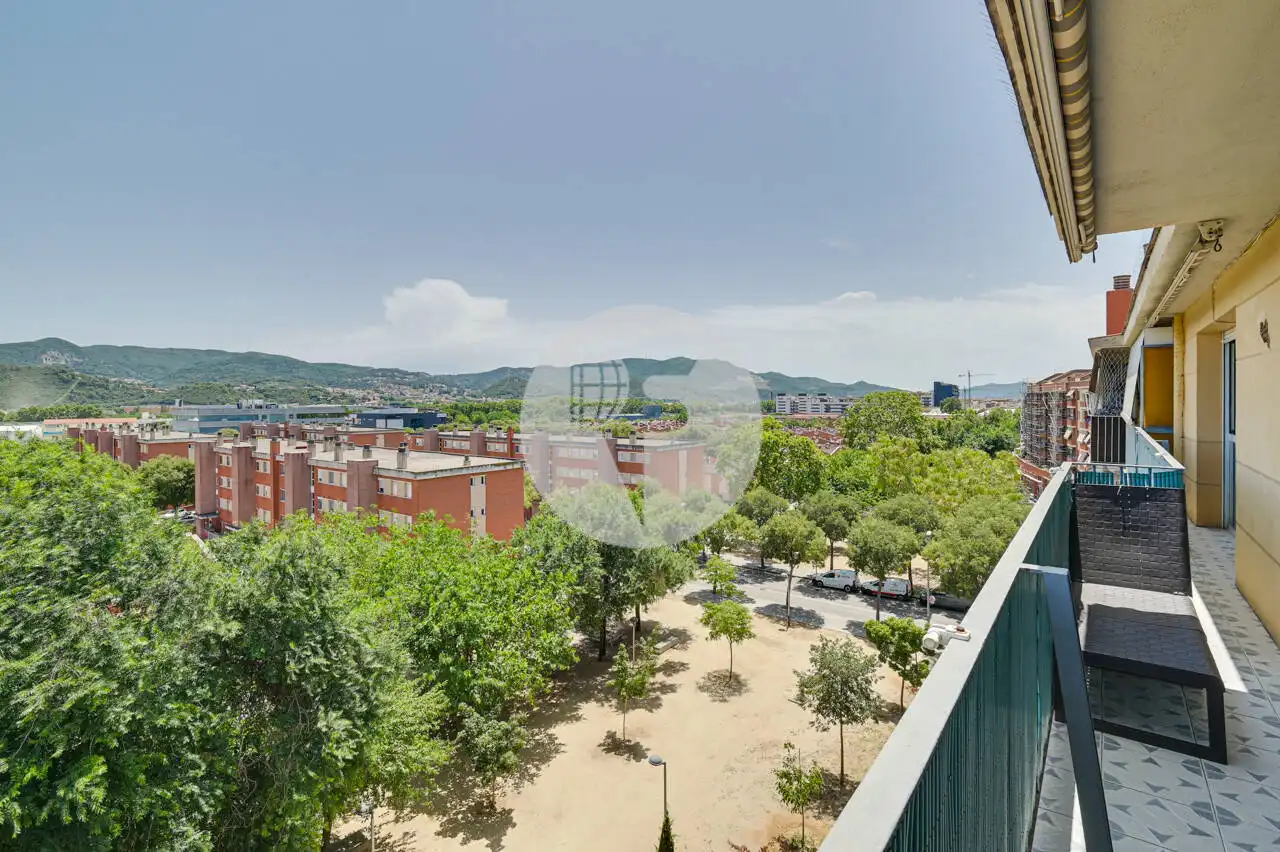 Exterior view of Attic for sale in Mollet del Vallès  with Air Conditioner, Heating and Balcony