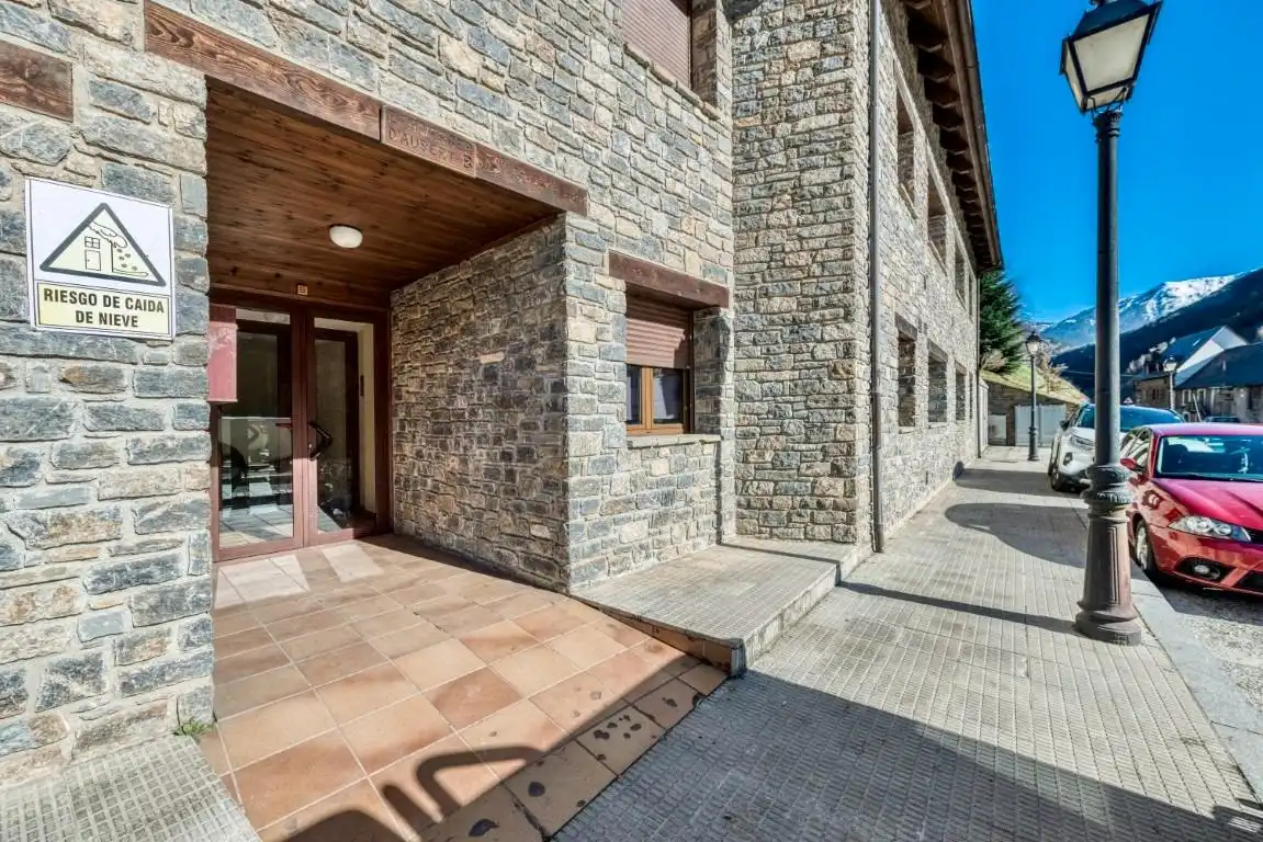 Exterior view of Flat for rent in Vielha e Mijaran  with Heating, Parquet flooring and Furnished