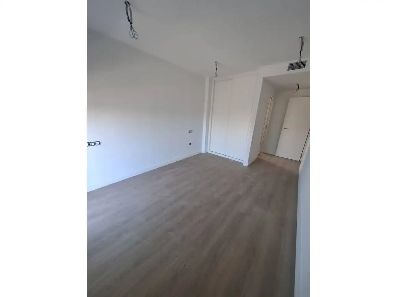 Habitación de Piso en venta en Almería con Parquet, Terraza y Piscina comunitaria