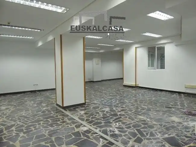Oficina en venda en Bilbao  amb Calefacció