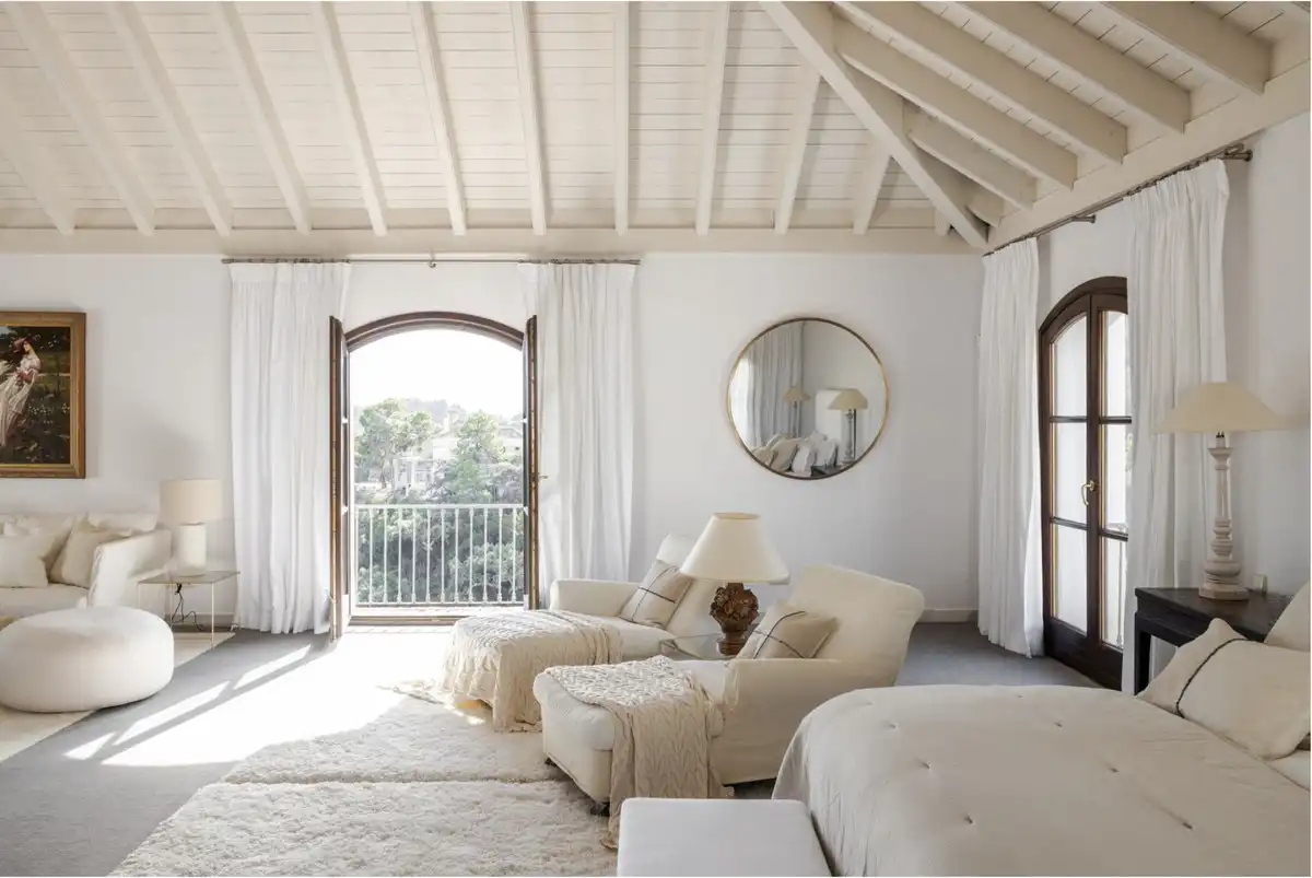 Bedroom of Detached homes for sale in Benahavís  with Air Conditioner, Terrace and Jacuzzi