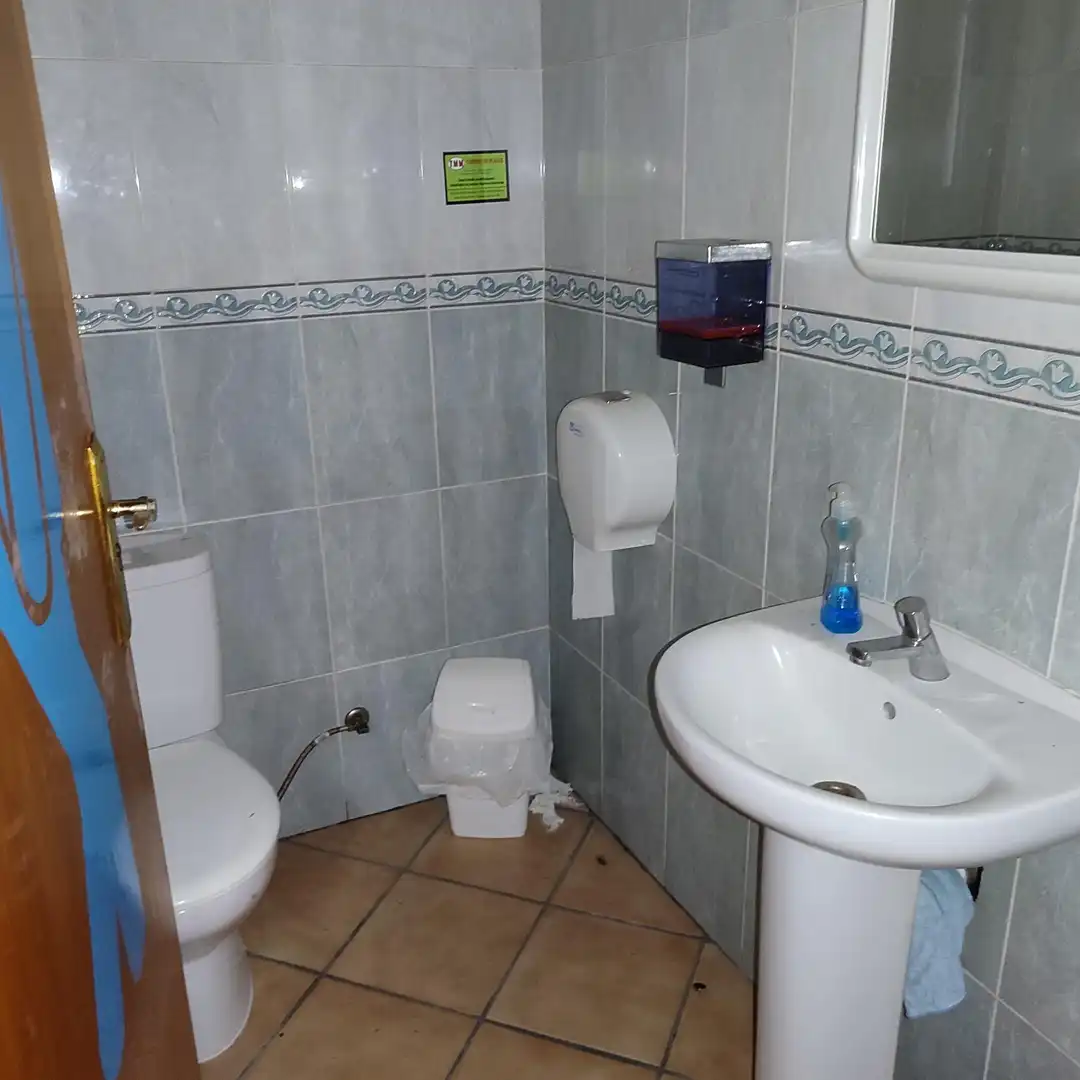 Baño de Local en venta en Pedanías Oeste