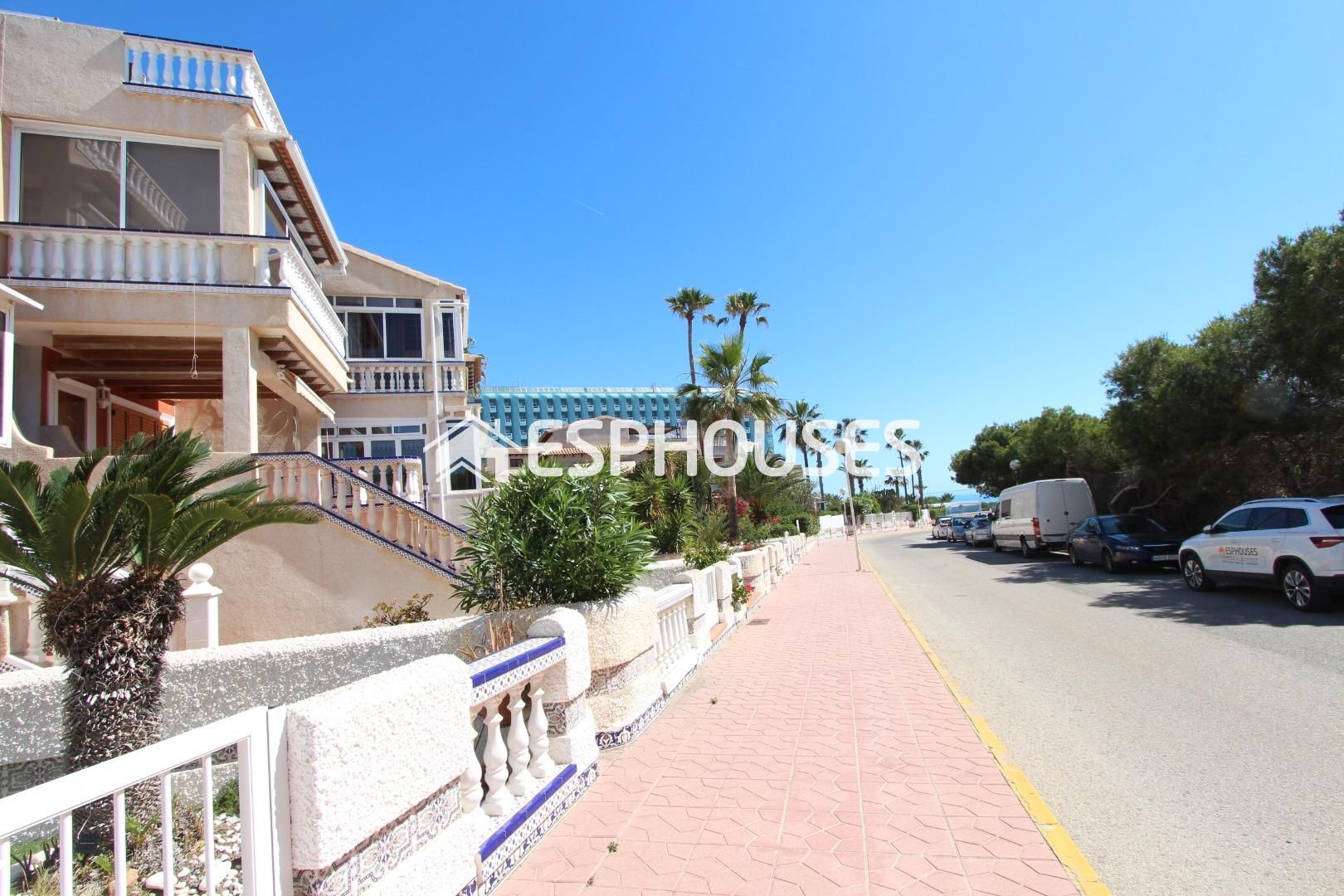 Exterior view of Attic for sale in Guardamar del Segura  with Air Conditioner, Terrace and Furnished