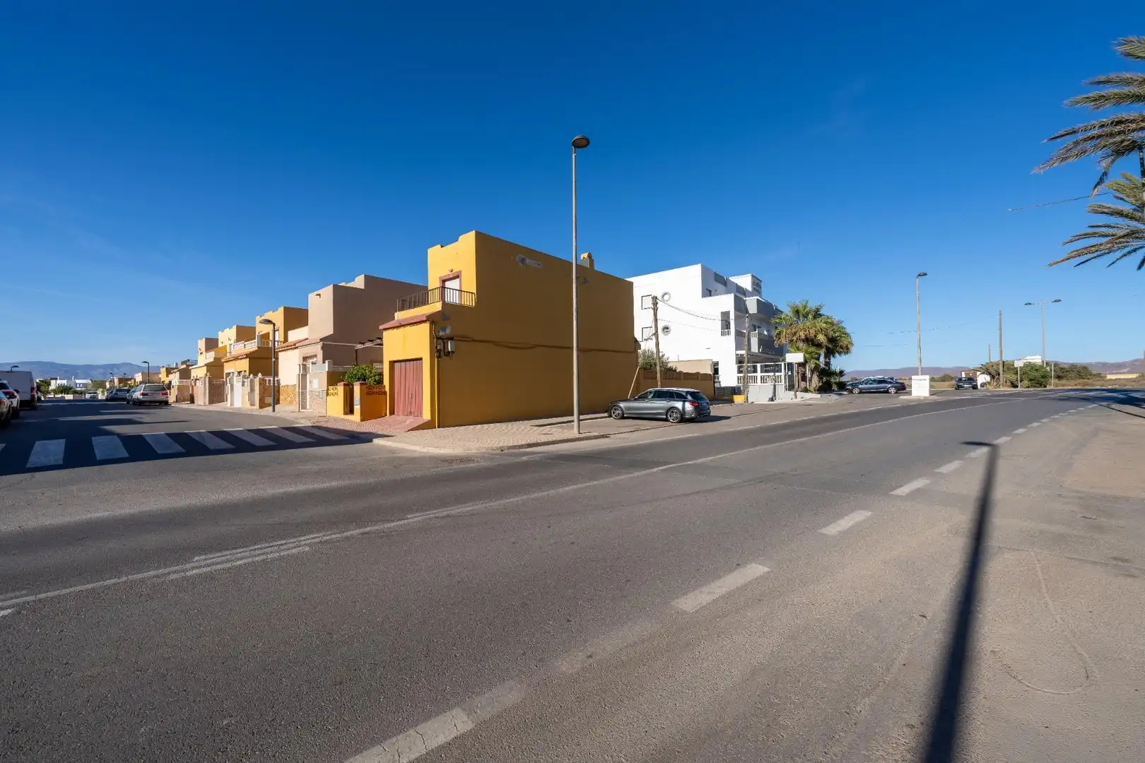 Vista exterior de Casa adosada en venda en Cabo de Gata amb Jardí privat, Terrassa i Traster