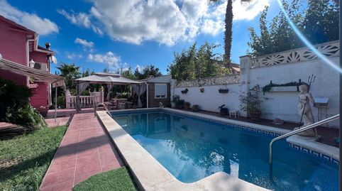 CASA UNIFAMILIAR CON PISCINA SOBRE SOLAR DE 565 METROS CUADRADOS, imatge 2