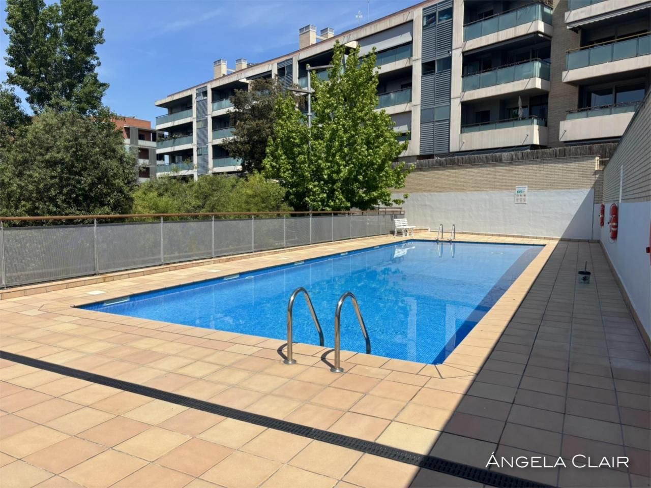 Piscina de Pis en venda en Sant Cugat del Vallès amb Calefacció, Terrassa i Traster