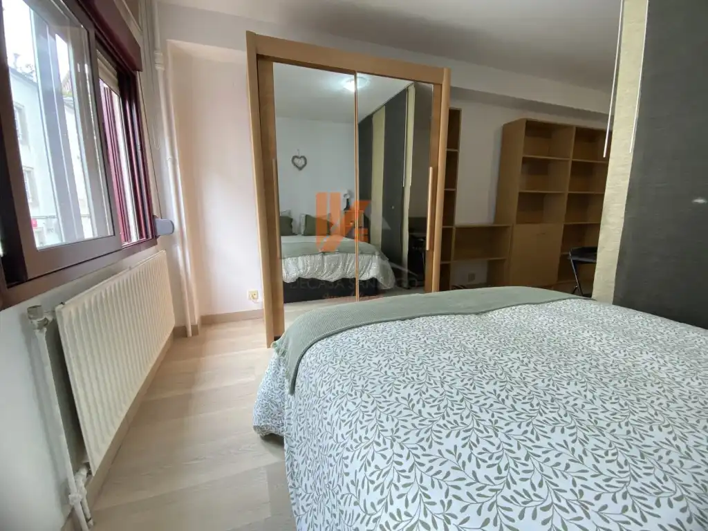 Dormitori de Apartament de lloguer en Santiago de Compostela  amb Moblat