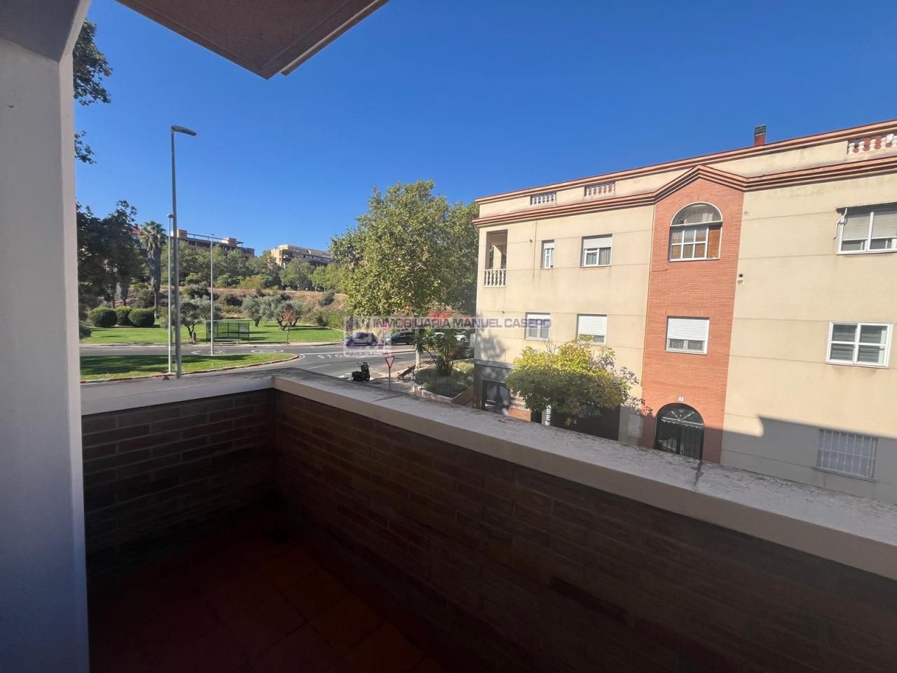 Vista exterior de Pis en venda en Cáceres Capital amb Aire condicionat, Calefacció i Terrassa