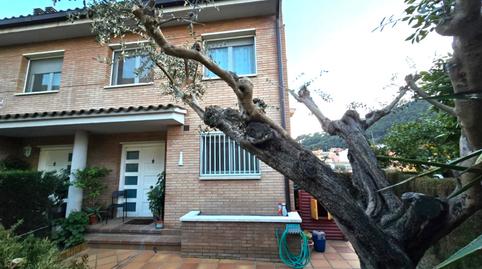 Foto 2 de Casa adosada en venta en Sant Fost de Campsentelles, Barcelona