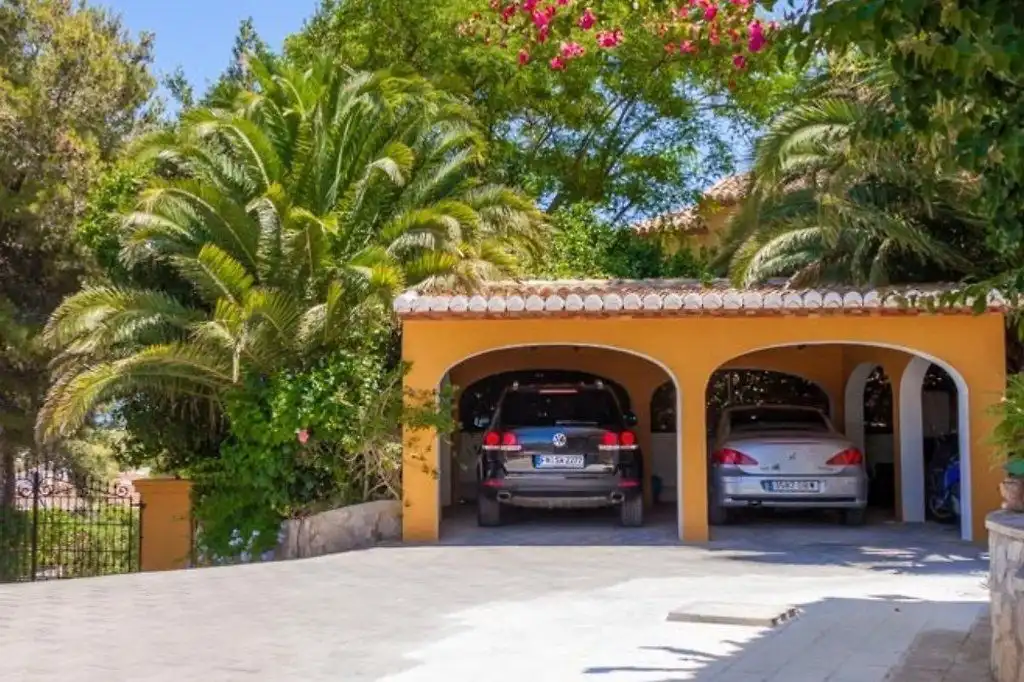 Parking of Houses for sale in Jávea / Xàbia  with Heating, Private garden and Terrace