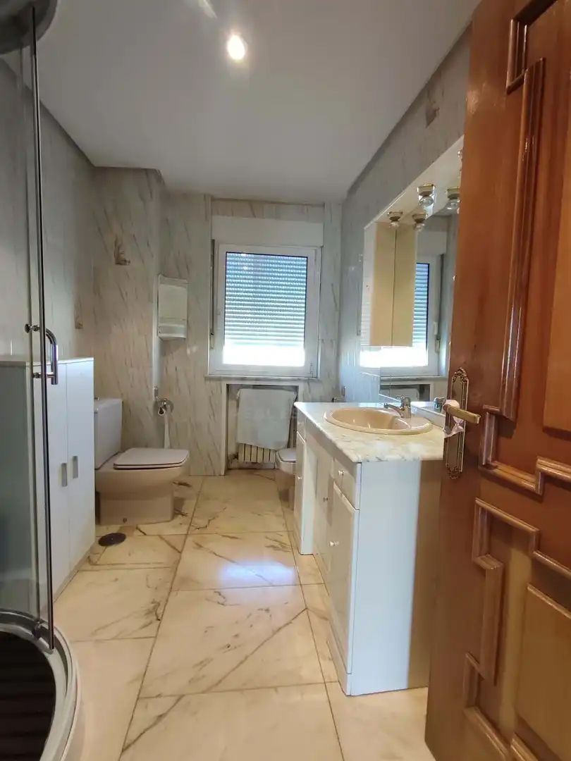 Bathroom of Flat for sale in Turcia  with Heating and Terrace