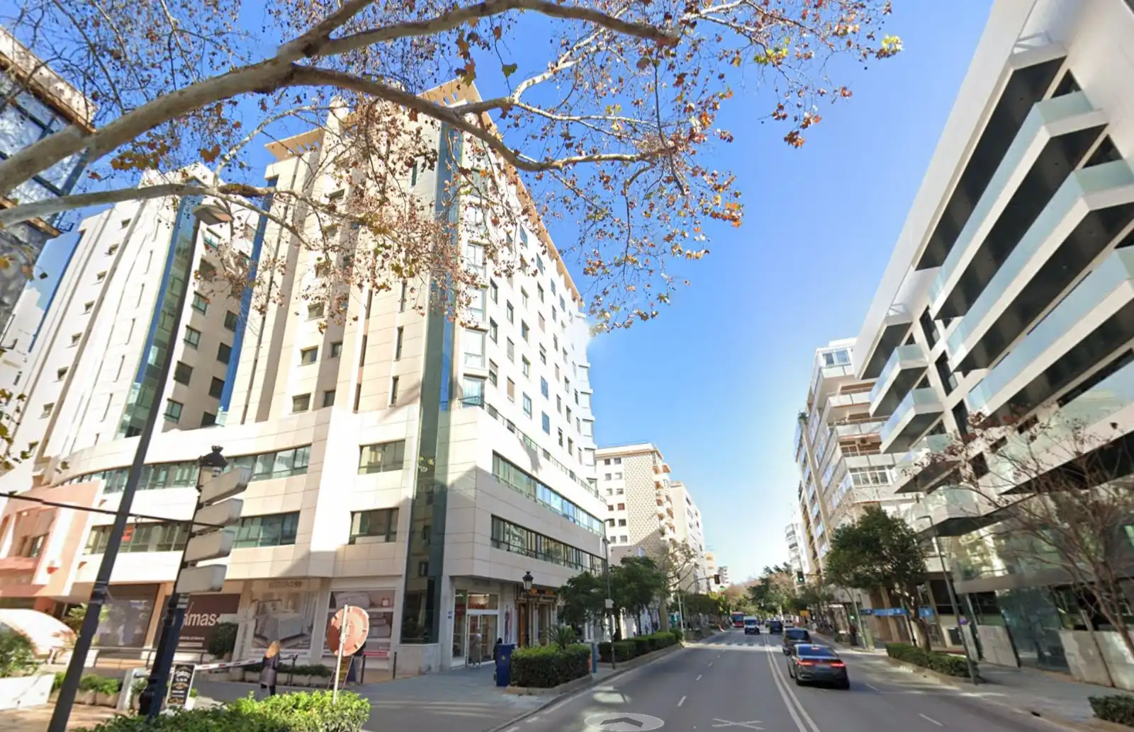 Außenansicht von Wohnung zur Miete in Marbella mit Klimaanlage, Terrasse und Abstellraum