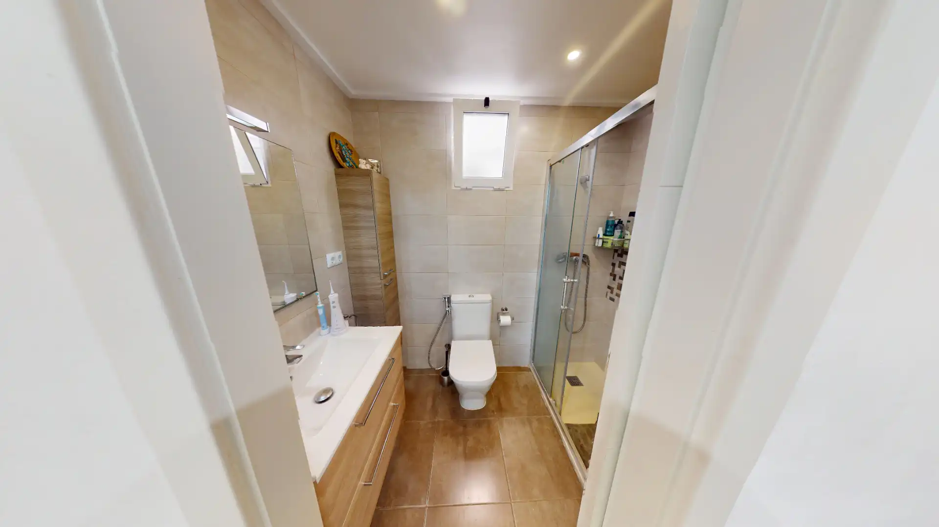 Baño de Piso en venta en Elche / Elx con Aire acondicionado, Amueblado y Horno