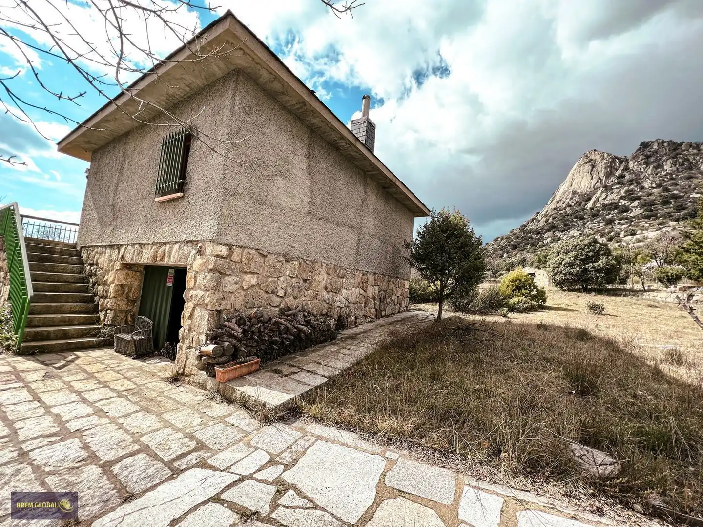 Jardí de Casa o xalet en venda en La Cabrera amb Jardí privat, Terrassa i Traster