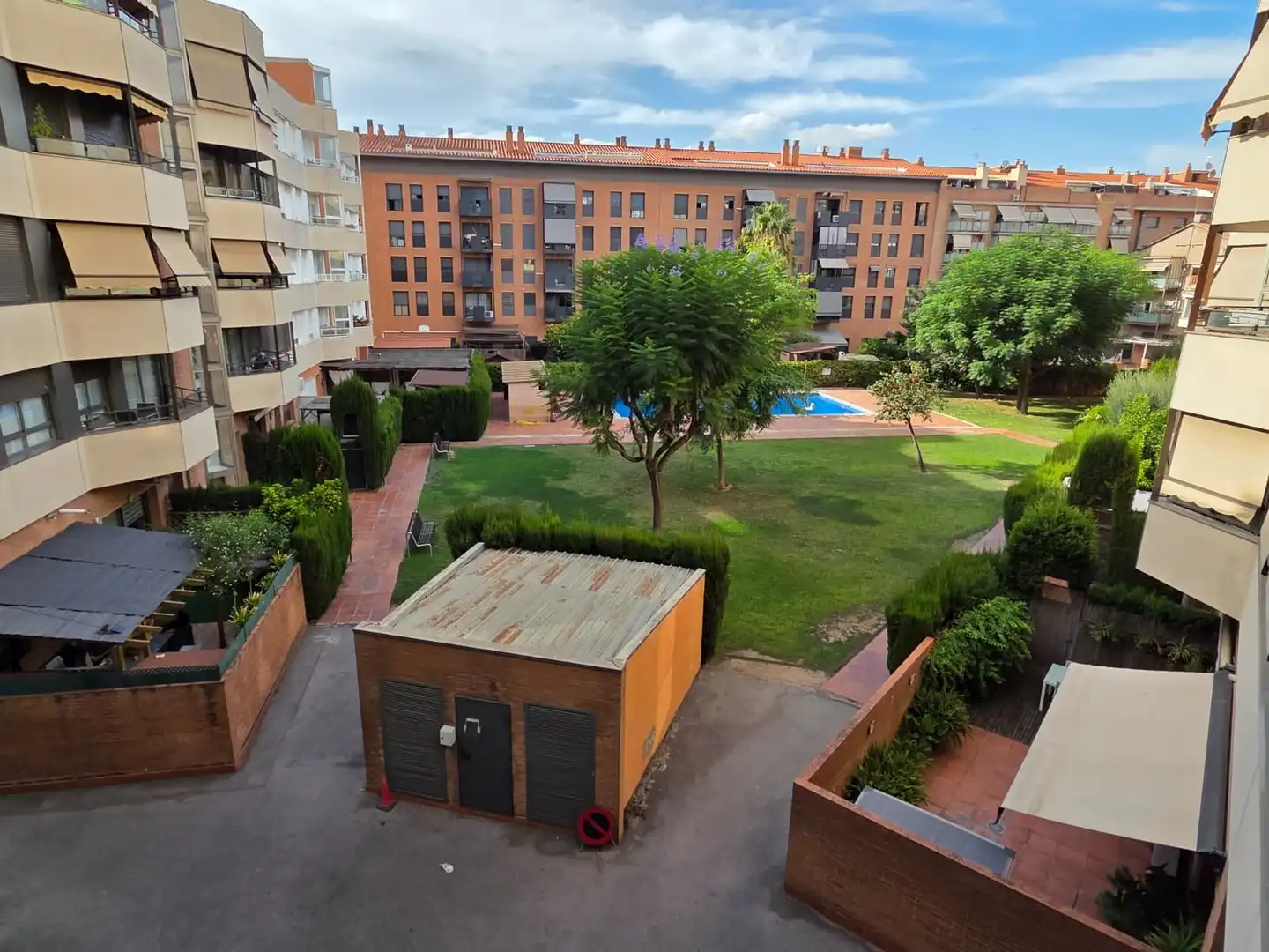 Vista exterior de Piso en venta en Molins de Rei con Aire acondicionado, Calefacción y Piscina