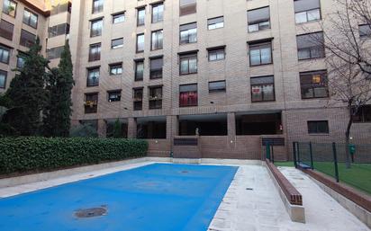 Swimming pool of Flat to rent in  Madrid Capital  with Parquet flooring, Swimming Pool and Furnished