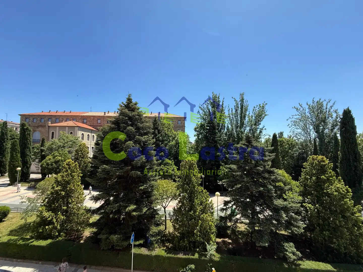 Außenansicht von Wohnungen zum Verkauf in Salamanca mit Heizung, Parkett und Balkon