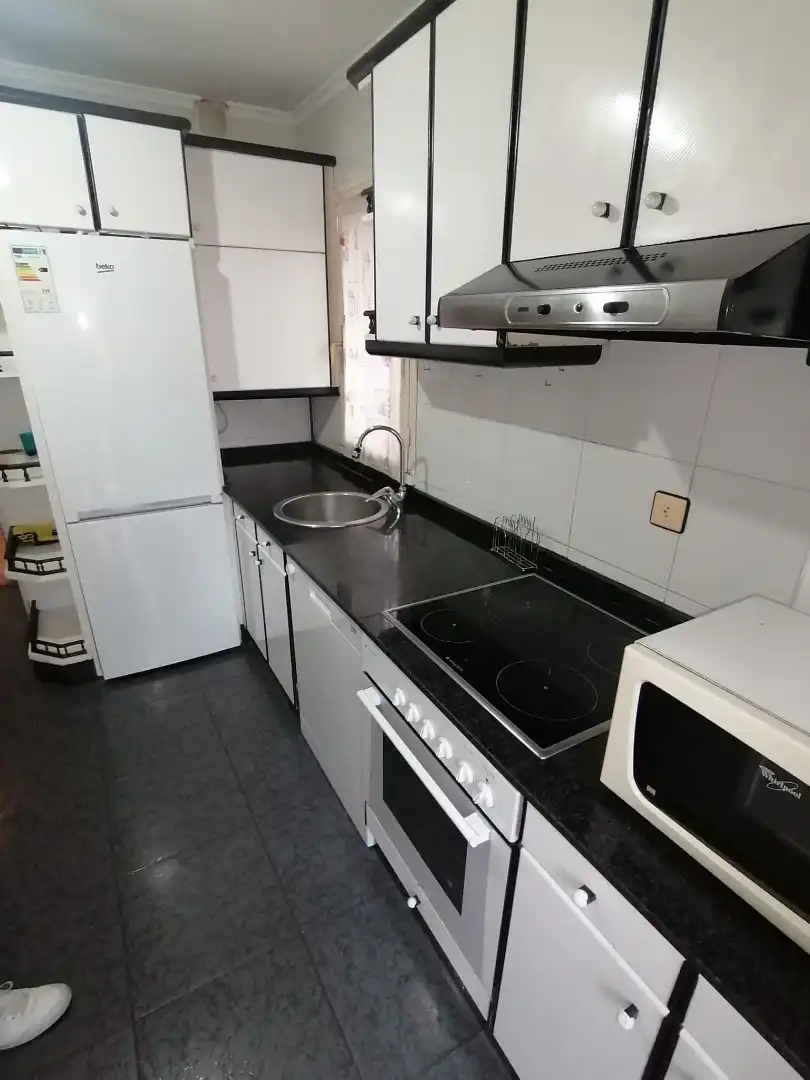 Cocina de Piso en venta en Gijón  con Calefacción, Terraza y Trastero
