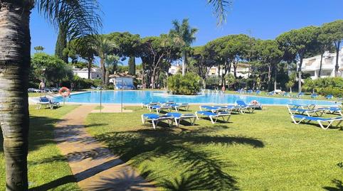 Foto 2 de Apartamento de alquiler en Atalaya - Isdabe, Estepona