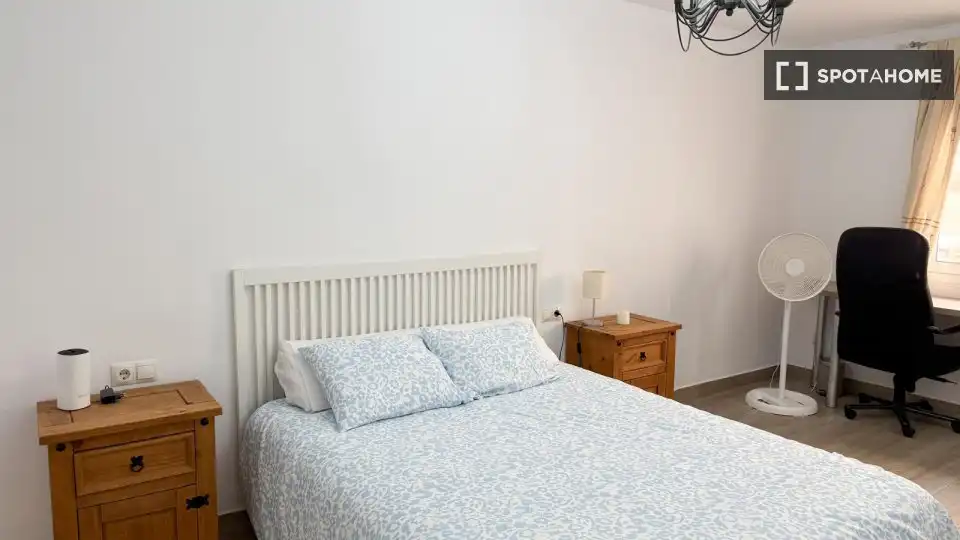 Schlafzimmer von Wohnung zur untervermieten in Málaga mit Klimaanlage, Terrasse und Möbliert