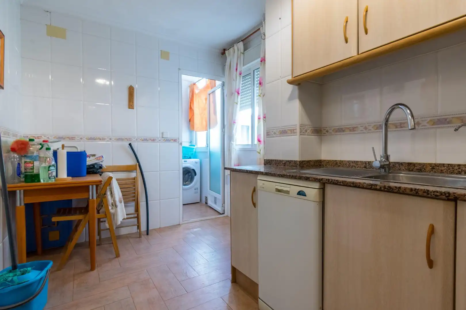 Cocina de Apartamento de alquiler en Los Montesinos con Aire acondicionado y Terraza