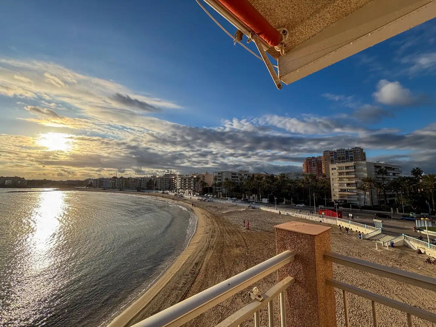 Apartamento con ascensor en alquiler en Playa de los Locos, imagen 2