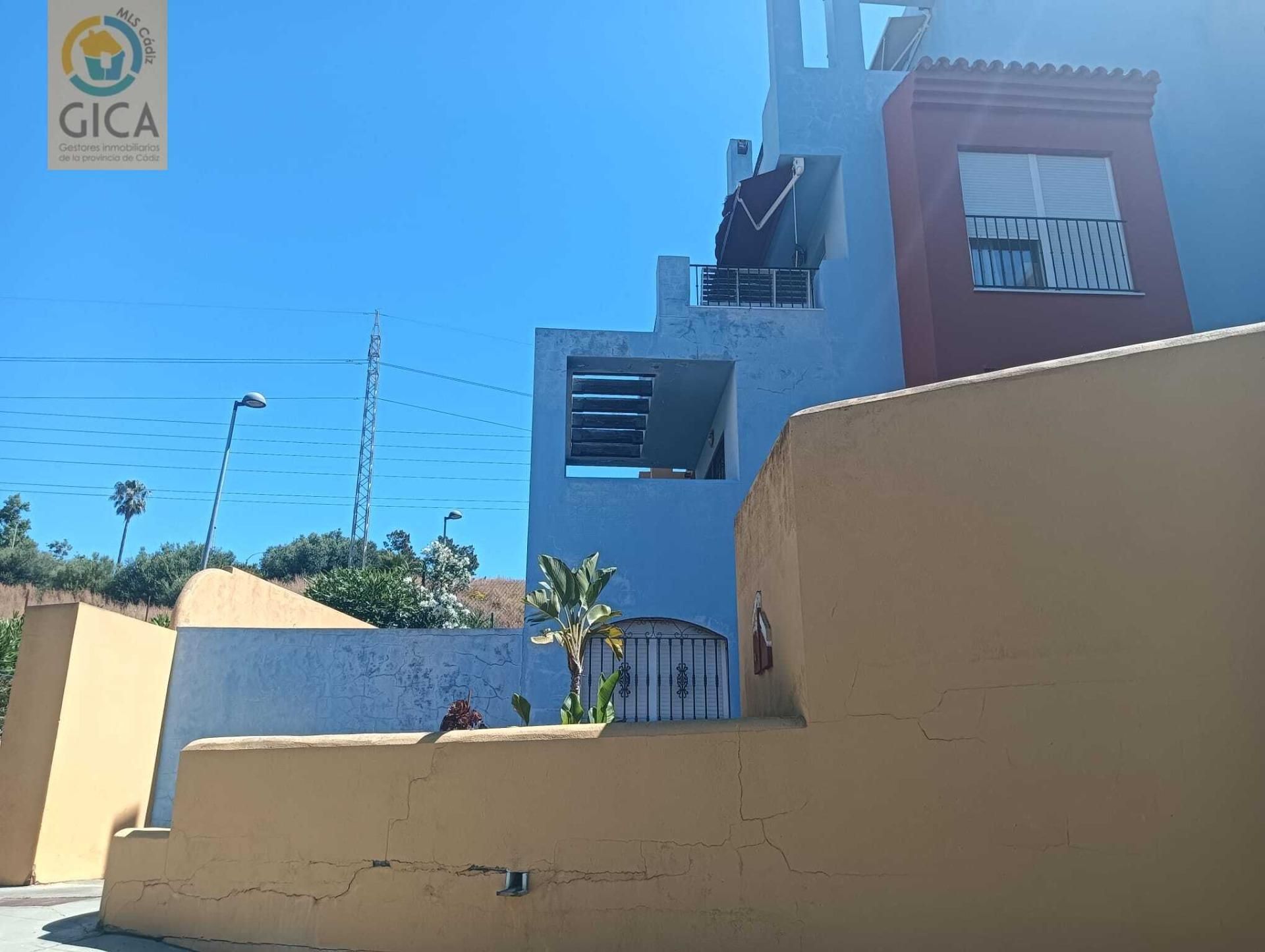 Exterior view of Flat for sale in Algeciras  with Private garden, Terrace and Storage room