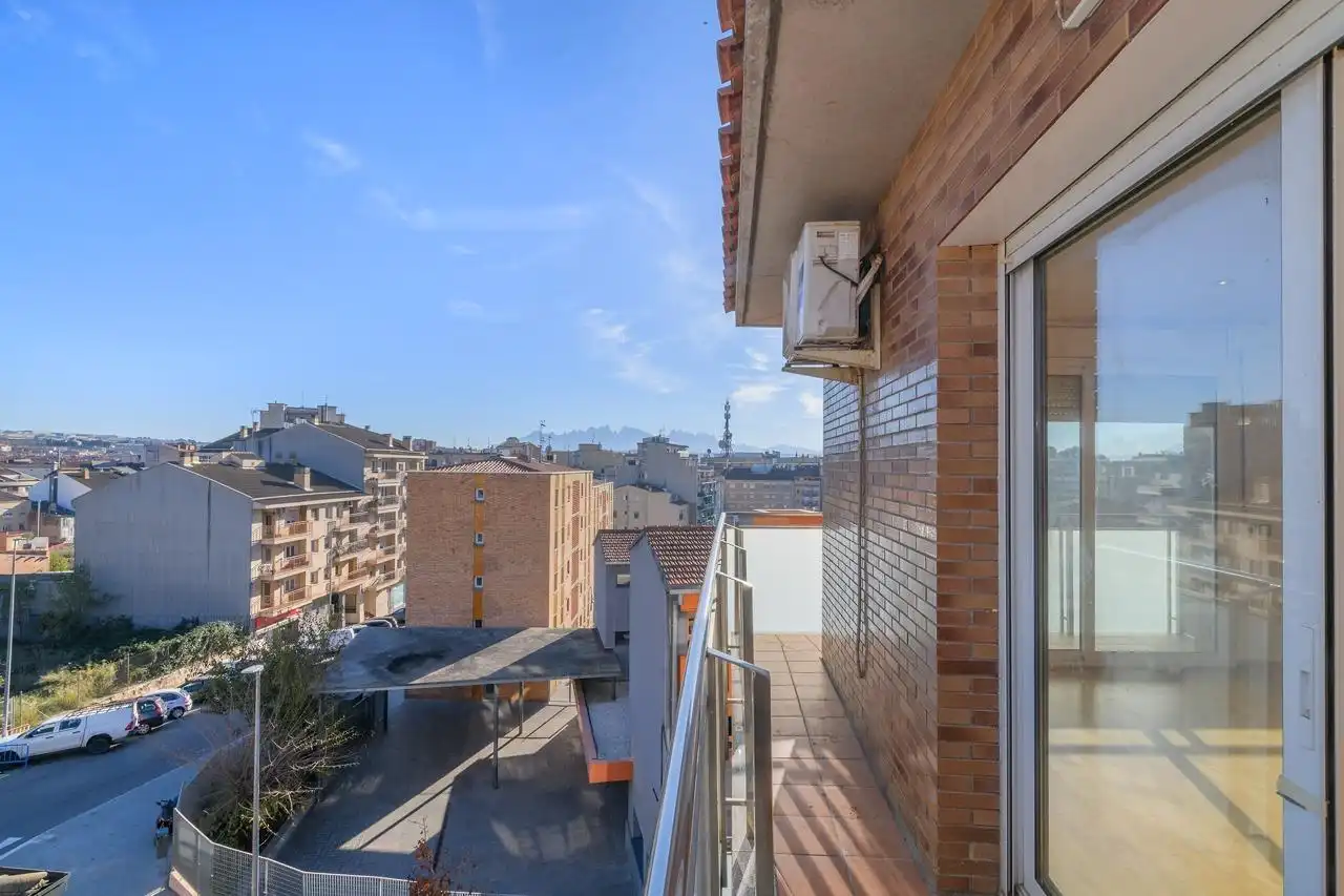 Exterior view of Duplexes for sale in Manresa  with Air Conditioner, Parquet flooring and Terrace