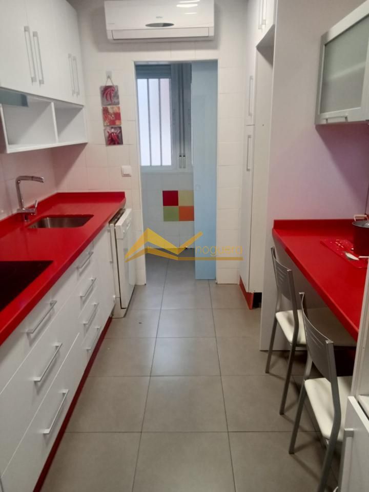Cuina de Planta baixa en venda en Linares amb Aire condicionat, Terrassa i Piscina comunitària