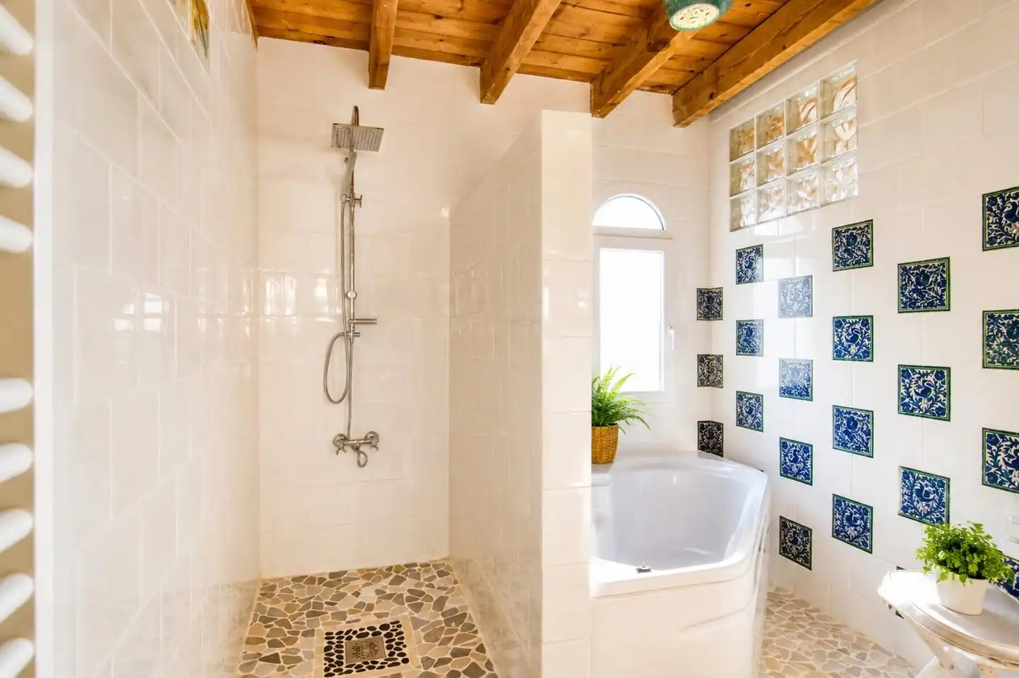 Bany de Casa o xalet en venda en El Valle amb Calefacció, Jardí privat i Terrassa