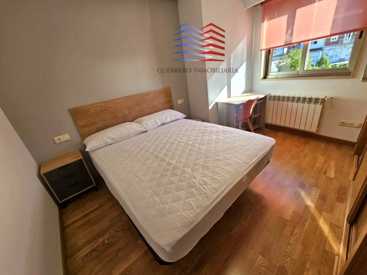 Schlafzimmer von Maisonette zur Miete in Ourense Capital  mit Heizung, Parkett und Möbliert