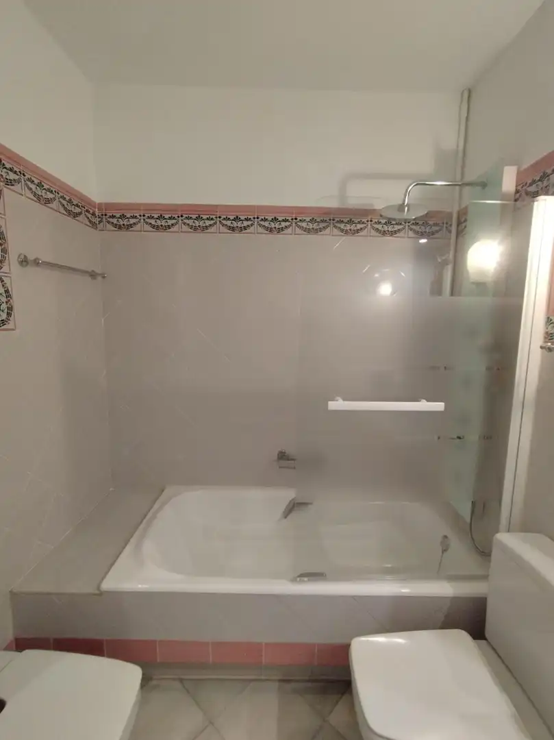 Bathroom of Flat for rent in Murcia  with Air Conditioner, Heating and Balcony