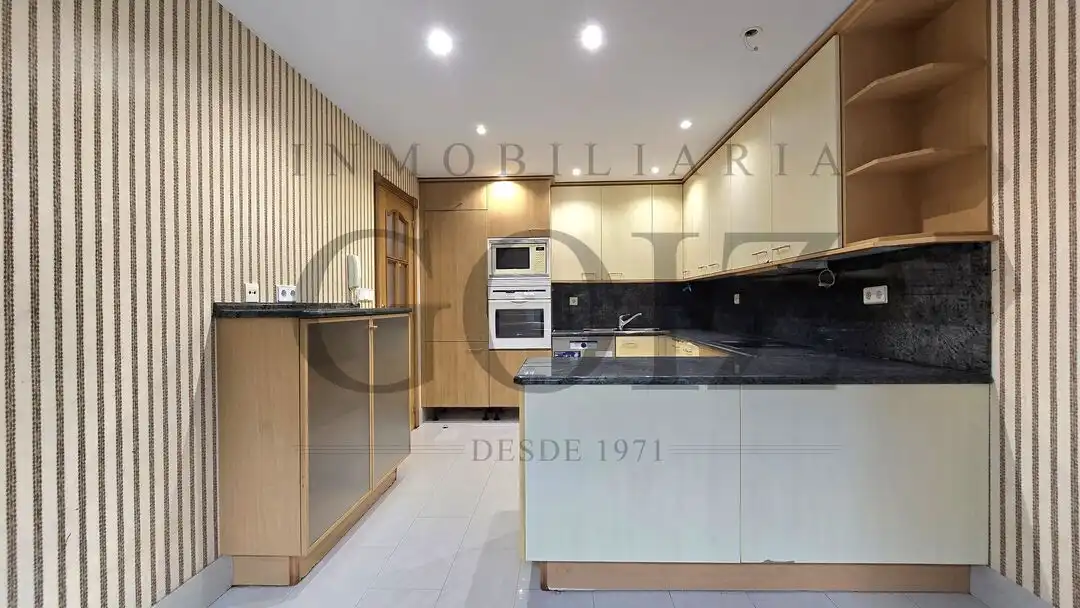 Cocina de Casa adosada en venta en Donostia - San Sebastián  con Calefacción, Terraza y Trastero